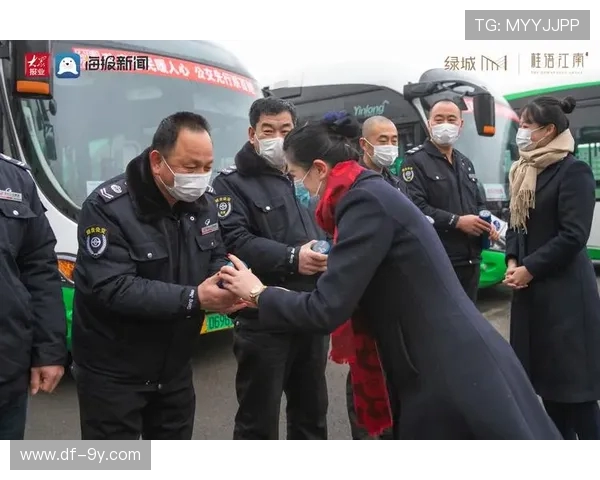 江苏足球联赛保安守护者的幕后故事与职责分析